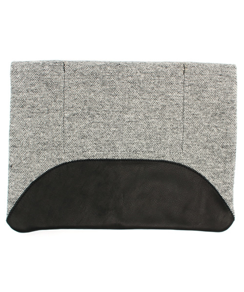 SHIPS for women（シップスフォーウィメン）の「 【CLASSY.12月号掲載】MORMYRUS: コットン×レザー 2WAYクラッチ（クラッチバッグ・レディース・ナチュラル/ブラック・ONE SIZE）」の5枚目の写真