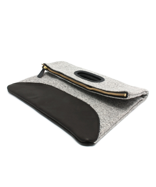 SHIPS for women（シップスフォーウィメン）の「 【CLASSY.12月号掲載】MORMYRUS: コットン×レザー 2WAYクラッチ（クラッチバッグ・レディース・ナチュラル/ブラック・ONE SIZE）」の6枚目の写真