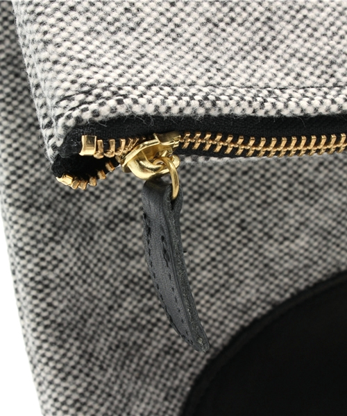 SHIPS for women（シップスフォーウィメン）の「 【CLASSY.12月号掲載】MORMYRUS: コットン×レザー 2WAYクラッチ（クラッチバッグ・レディース・ナチュラル/ブラック・ONE SIZE）」の7枚目の写真