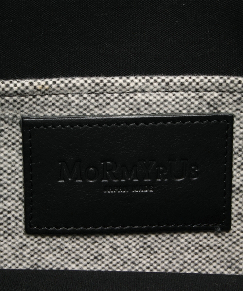 SHIPS for women（シップスフォーウィメン）の「 【CLASSY.12月号掲載】MORMYRUS: コットン×レザー 2WAYクラッチ（クラッチバッグ・レディース・ナチュラル/ブラック・ONE SIZE）」の3枚目の写真