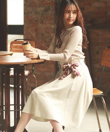 Swingle�i�X�E�B���O���j�́u�X�J�[�t�t���{�b�N�X�t���A�[�X�J�[�g�i�X�J�[�g�j�v