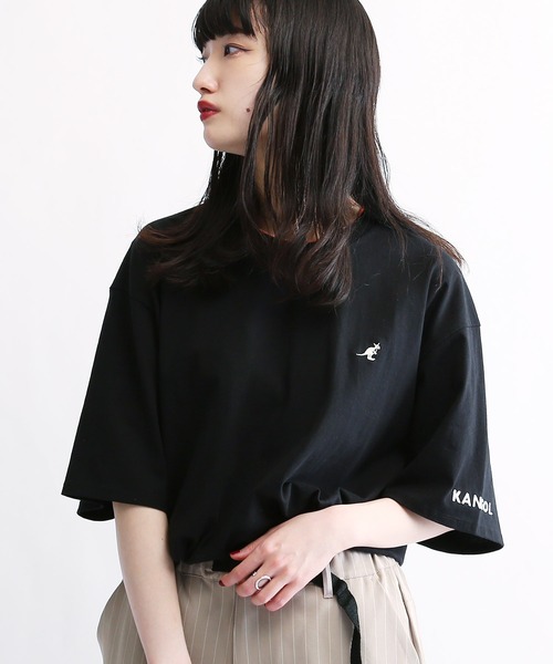 KANGOL（カンゴール）の「KANGOL / カンゴール 別注 コラボ ロゴ 刺繍 ビッグシルエット 半袖 Tシャツ（Tシャツ/カットソー・メンズ・ブラック系その他2/ブラック系その他3/ブラック系その他4/ブラック系その他5/ベージュ系その他2/ベージュ系その他3/ブルー系その他2/ホワイト系その他5/ホワイト/ブラック/ダークグリーン/ベージュ/ネイビー/ブラウン/ピンク/ホワイト系その他/ブラック系その他/ベージュ系その他/グリーン系その他/ブルー系その他/ピンク系その他/ホワイト系その他2/ホワイト系その他3/ホワイト系その他4/ホワイト系その他6/ブラック系その他7/ホワイト系その他7/ブラック系その他6/グリーン系その他3/グリーン系その他2/グレー系その他/その他1/グレー系その他2/その他2/サンドグレー/グレー系その他3/グレー系その他4/グレー系その他5・SMALL/MEDIUM/LARGE/X-LARGE）」の13枚目の写真