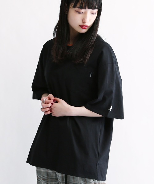 KANGOL（カンゴール）の「KANGOL / カンゴール 別注 コラボ ロゴ 刺繍 ビッグシルエット 半袖 Tシャツ（Tシャツ/カットソー・メンズ・ブラック系その他2/ブラック系その他3/ブラック系その他4/ブラック系その他5/ベージュ系その他2/ベージュ系その他3/ブルー系その他2/ホワイト系その他5/ホワイト/ブラック/ダークグリーン/ベージュ/ネイビー/ブラウン/ピンク/ホワイト系その他/ブラック系その他/ベージュ系その他/グリーン系その他/ブルー系その他/ピンク系その他/ホワイト系その他2/ホワイト系その他3/ホワイト系その他4/ホワイト系その他6/ブラック系その他7/ホワイト系その他7/ブラック系その他6/グリーン系その他3/グリーン系その他2/グレー系その他/その他1/グレー系その他2/その他2/サンドグレー/グレー系その他3/グレー系その他4/グレー系その他5・SMALL/MEDIUM/LARGE/X-LARGE）」の15枚目の写真