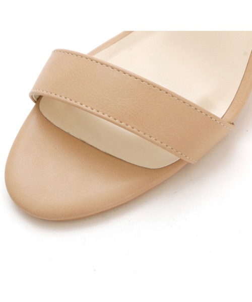 minky me!（ミンキーミー）の「アンクルストラップセットバックヒールサンダル（サンダル・レディース・シルバー/パープル系その他3/パイソン/ホワイト系その他2/イエロー系その他5/ブラック系その他2/ベージュ系その他2/ゴールド/グレー系その他3/ブラック系その他3/ピンク系その他5/イエロー系その他3/エメラルドブルー・L/LL/XL/M/SS/S）」の16枚目の写真