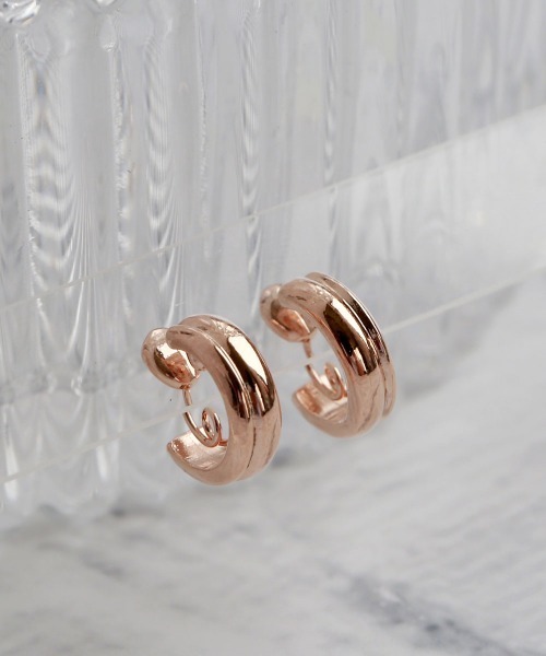 colleca la（コレカラ）の「miniループフィット・サイドラインフープイヤリング（イヤリング・レディース・シルバー/ゴールド/ピンクゴールド・ﾌﾘ-）」の3枚目の写真