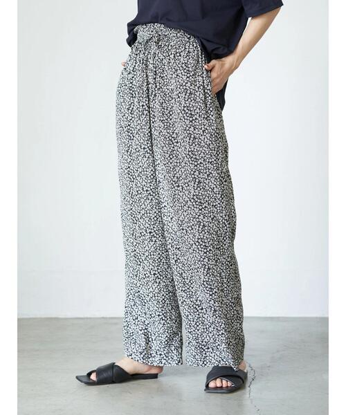 AMERICAN HOLIC（アメリカンホリック）の「ドロストとろみワイドパンツ　＊（その他パンツ・レディース・その他14/ブルー系その他/その他9/ドット・L/M）」の12枚目の写真