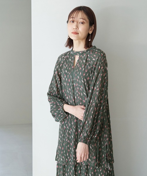 ROPE' PICNIC(ロペピクニック)の「【一部店舗限定】【Mon E’toile】ボウタイブラウス(シャツ/ブラウス・レディース・チャコールグレー/ベージュ・38)」の3枚目の写真