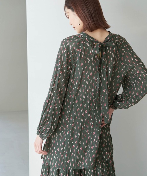 ROPE' PICNIC(ロペピクニック)の「【一部店舗限定】【Mon E’toile】ボウタイブラウス(シャツ/ブラウス・レディース・チャコールグレー/ベージュ・38)」の4枚目の写真