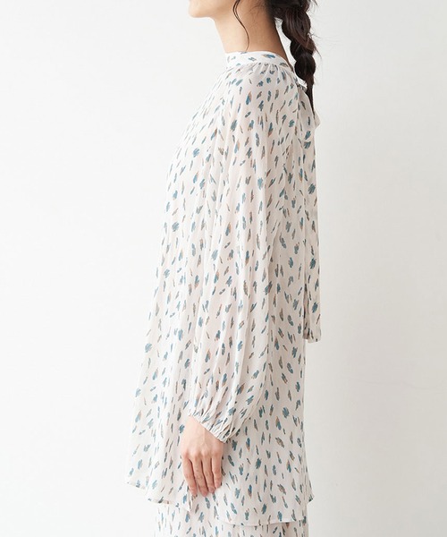 ROPE' PICNIC(ロペピクニック)の「【一部店舗限定】【Mon E’toile】ボウタイブラウス(シャツ/ブラウス・レディース・チャコールグレー/ベージュ・38)」の16枚目の写真