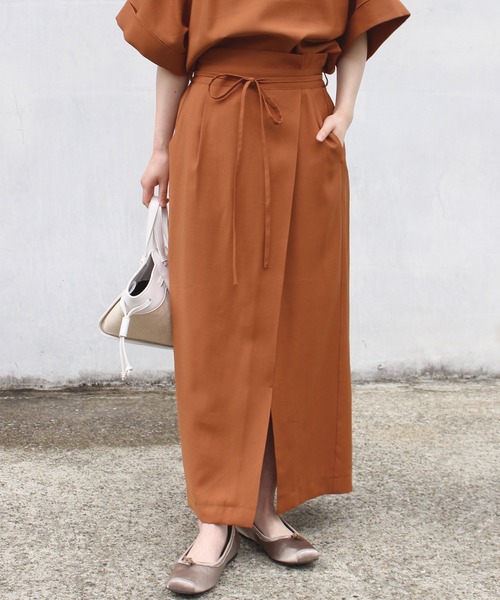 LAVEANGE(ラビアンジェ)の「リボンベルトラップ風スカート(スカート・レディース・イエロー/ブラウン/ブラック/ブルー/ベージュ/グリーン・LL/3L/4L/5L/M/L)」の2枚目の写真