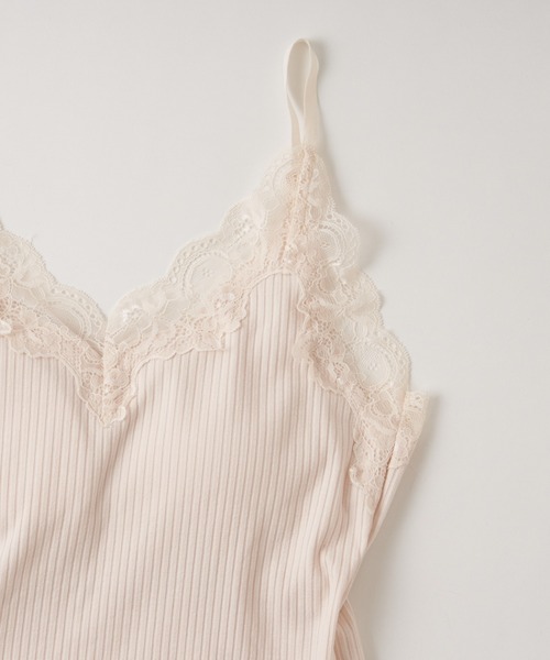 Chico（チコ）の「【SALON by Chico限定】レピュールテレコレースキャミ（キャミソール・レディース・アイボリー/ライトグレー/ミント/ブラック/サーモンピンク・FREE）」の15枚目の写真