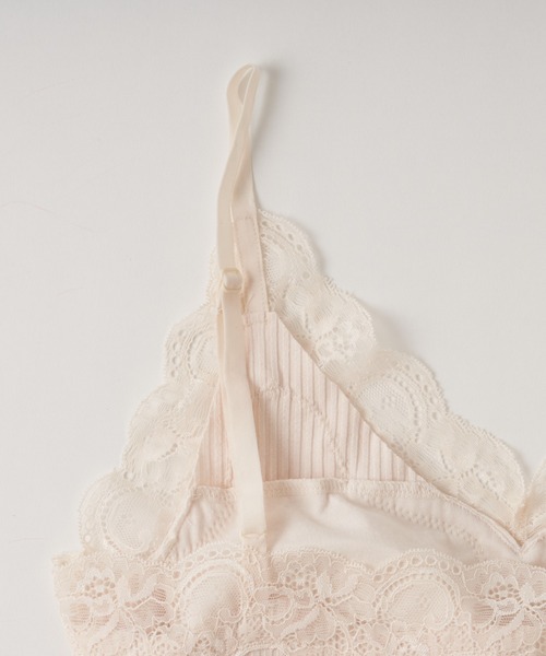 Chico（チコ）の「【SALON by Chico限定】レピュールテレコレースキャミ（キャミソール・レディース・アイボリー/ライトグレー/ミント/ブラック/サーモンピンク・FREE）」の16枚目の写真