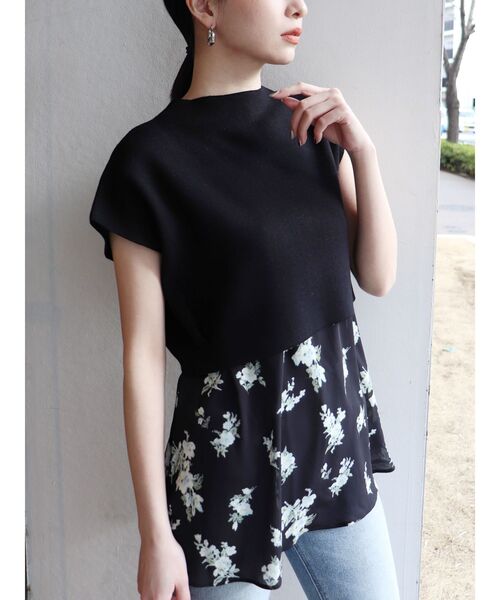 MURUA(ムルーア)の「ブラーフラワーレイヤードトップス(ニット/セーター・レディース・ブラック/ベージュ・FREE)」の2枚目の写真