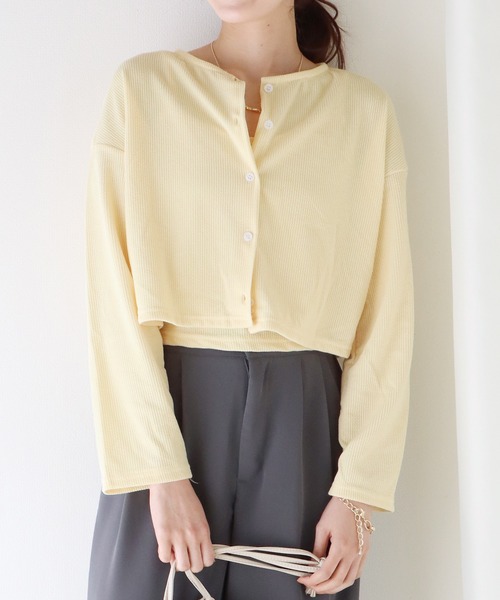 BLUEEAST(ブルーイースト)の「カーディガン&キャミソールセット アンサンブル(アンサンブル・レディース・ブラック/イエロー/アイボリー/モカ/カーキ・MEDIUM)」の19枚目の写真
