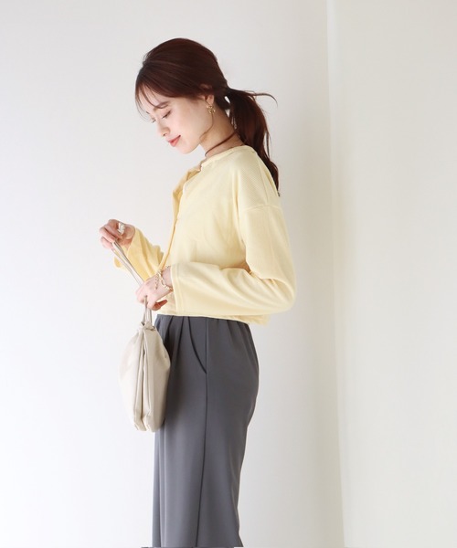 BLUEEAST(ブルーイースト)の「カーディガン&キャミソールセット アンサンブル(アンサンブル・レディース・ブラック/イエロー/アイボリー/モカ/カーキ・MEDIUM)」の20枚目の写真