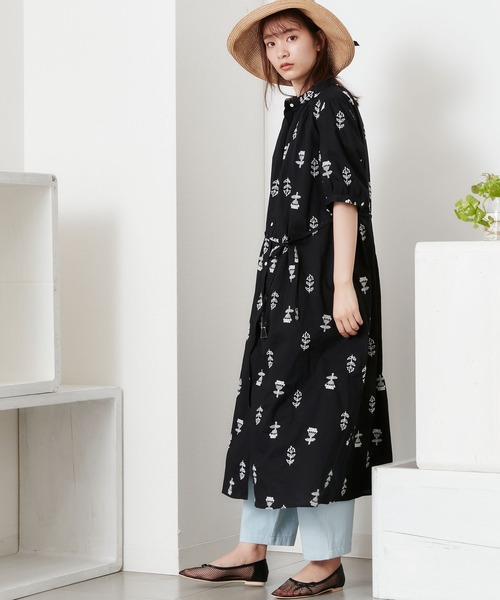 POU DOU DOU（プードゥドゥ）の「ボタニカル刺繍ワンピース（ワンピース・レディース・アイボリー/ブラック/ブルー・3）」の8枚目の写真