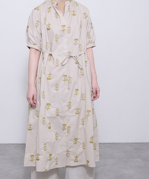 POU DOU DOU（プードゥドゥ）の「ボタニカル刺繍ワンピース（ワンピース・レディース・アイボリー/ブラック/ブルー・3）」の10枚目の写真