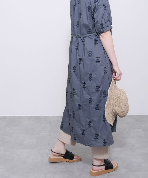 POU DOU DOU（プードゥドゥ）の「ボタニカル刺繍ワンピース（ワンピース・レディース・アイボリー/ブラック/ブルー・3）」の18枚目の写真