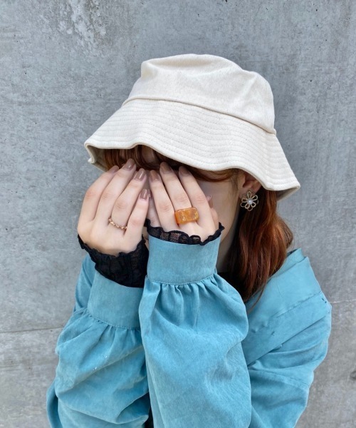 nemne store（ネンネストア）の「【accessory】気分屋さんのウネウネバケットハット（ハット・レディース・ブラック/アイボリー・F）」の7枚目の写真