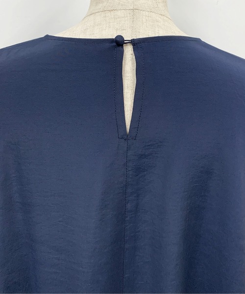 PICCIN（ピッチン）の「ボリュームスリーブドレープブラウス（シャツ/ブラウス・レディース・ベージュ/ネイビー・M）」の22枚目の写真