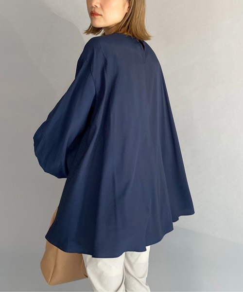 PICCIN（ピッチン）の「ボリュームスリーブドレープブラウス（シャツ/ブラウス・レディース・ベージュ/ネイビー・M）」の15枚目の写真