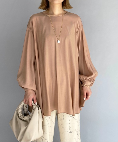 PICCIN（ピッチン）の「ボリュームスリーブドレープブラウス（シャツ/ブラウス・レディース・ベージュ/ネイビー・M）」の16枚目の写真