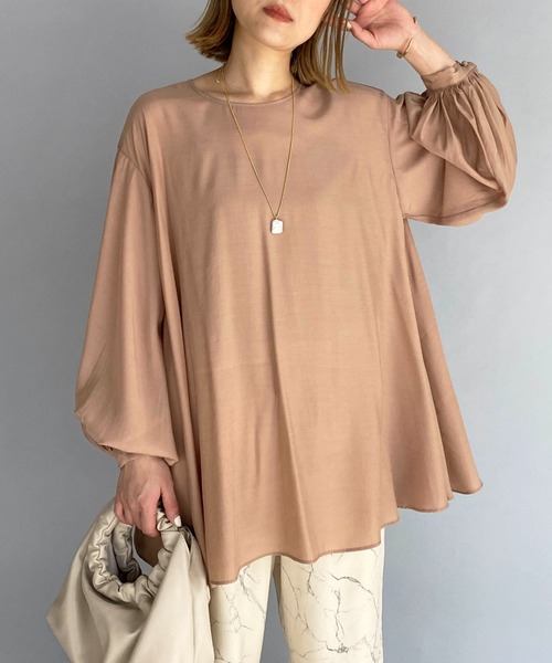 PICCIN（ピッチン）の「ボリュームスリーブドレープブラウス（シャツ/ブラウス・レディース・ベージュ/ネイビー・M）」の13枚目の写真