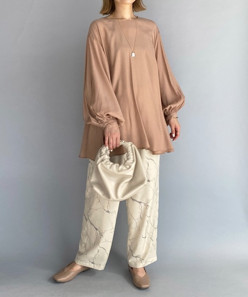 PICCIN（ピッチン）の「ボリュームスリーブドレープブラウス（シャツ/ブラウス・レディース・ベージュ/ネイビー・M）」の10枚目の写真