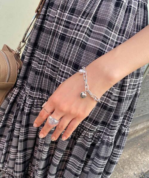 INGNI(イング)の「ハートパーツブレスレット(ブレスレット・レディース・シルバー・ONE SIZE)」の6枚目の写真