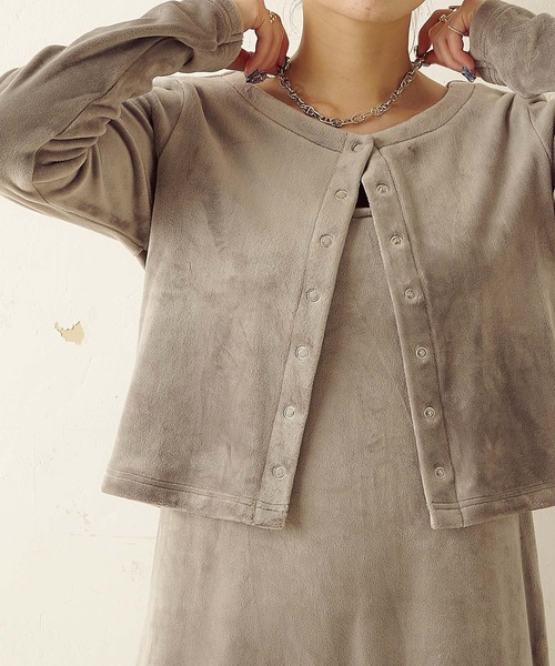 TERRITOIRE(テリトワール)の「ベロアチビカーディガン(カーディガン/ボレロ・レディース・ネイビー/ブラウン/グレー/ピンク/アイボリー・FREE)」の6枚目の写真