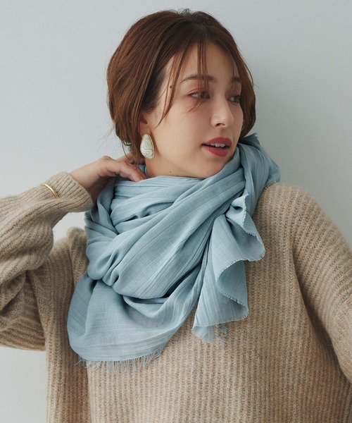 macocca（マコッカ）の「大判無地ストール（ストール/ショール・レディース・チャコールグレー/ライトグレー/グレー/サックスブルー/ピンク/ライム/イエロー/オレンジ/ブルー/グリーン/ライトブラウン/ミント/ブルーグレー/スモークグレー/グリーン系その他/イエロー系その他/スモークピンク/グレイッシュベージュ/オレンジ系/アイボリー/ラベンダー/チョコ/ライトベージュ/ベージュ/ブラウン/ブラウン系その他/サンドベージュ・FREE）」の18枚目の写真