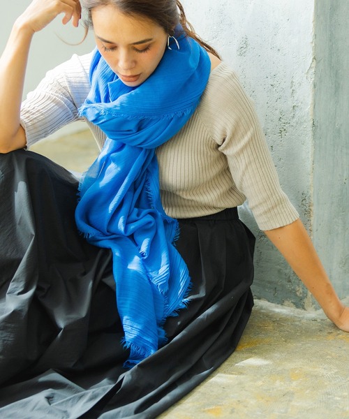 macocca（マコッカ）の「大判無地ストール（ストール/ショール・レディース・チャコールグレー/ライトグレー/グレー/サックスブルー/ピンク/ライム/イエロー/オレンジ/ブルー/グリーン/ライトブラウン/ミント/ブルーグレー/スモークグレー/グリーン系その他/イエロー系その他/スモークピンク/グレイッシュベージュ/オレンジ系/アイボリー/ラベンダー/チョコ/ライトベージュ/ベージュ/ブラウン/ブラウン系その他/サンドベージュ・FREE）」の20枚目の写真