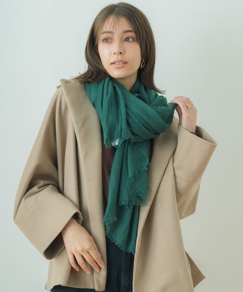 macocca（マコッカ）の「大判無地ストール（ストール/ショール・レディース・チャコールグレー/ライトグレー/グレー/サックスブルー/ピンク/ライム/イエロー/オレンジ/ブルー/グリーン/ライトブラウン/ミント/ブルーグレー/スモークグレー/グリーン系その他/イエロー系その他/スモークピンク/グレイッシュベージュ/オレンジ系/アイボリー/ラベンダー/チョコ/ライトベージュ/ベージュ/ブラウン/ブラウン系その他/サンドベージュ・FREE）」の16枚目の写真