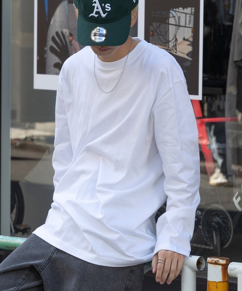 United Athle(ユナイテッドアスレ)の「袖リブ無しでストンとこなれ感【United Athle】cotton long sleeve t-shirt / コットン ロングスリーブTシャツ ロンT 5.6オンス ビッグシルエット ヘビーウェイト 5010(Tシャツ/カットソー・メンズ・ホワイト/ミックスグレー/ナチュラル/ネイビー/ブラック/ダークブラウン/ライトグリーン/パープル/カーキ/ライトオリーブ/チャコールグレー/ライトブルー/ベビーピンク/レッド・L/M/XL/XXL/S)」の1枚目の写真
