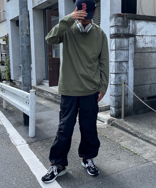 United Athle(ユナイテッドアスレ)の「袖リブ無しでストンとこなれ感【United Athle】cotton long sleeve t-shirt / コットン ロングスリーブTシャツ ロンT 5.6オンス ビッグシルエット ヘビーウェイト 5010(Tシャツ/カットソー・メンズ・ホワイト/ミックスグレー/ナチュラル/ネイビー/ブラック/ダークブラウン/ライトグリーン/パープル/カーキ/ライトオリーブ/チャコールグレー/ライトブルー/ベビーピンク/レッド・L/M/XL/XXL/S)」の16枚目の写真
