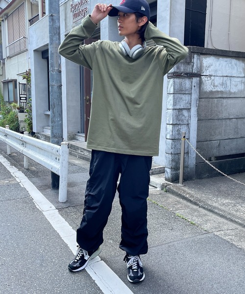 United Athle(ユナイテッドアスレ)の「袖リブ無しでストンとこなれ感【United Athle】cotton long sleeve t-shirt / コットン ロングスリーブTシャツ ロンT 5.6オンス ビッグシルエット ヘビーウェイト 5010(Tシャツ/カットソー・メンズ・ホワイト/ミックスグレー/ナチュラル/ネイビー/ブラック/ダークブラウン/ライトグリーン/パープル/カーキ/ライトオリーブ/チャコールグレー/ライトブルー/ベビーピンク/レッド・L/M/XL/XXL/S)」の17枚目の写真