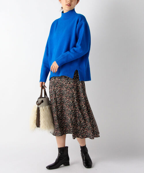 NOLLEY’S(ノーリーズ)の「◇【WEB限定カラーあり】フラワープリントワンピース(ワンピース・レディース・ホワイト系その他5/ブラック系その他3/ブラック系その他4/ベージュ系その他3・38)」の3枚目の写真