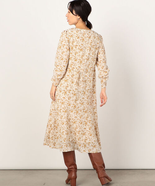NOLLEY’S(ノーリーズ)の「◇【WEB限定カラーあり】フラワープリントワンピース(ワンピース・レディース・ホワイト系その他5/ブラック系その他3/ブラック系その他4/ベージュ系その他3・38)」の21枚目の写真