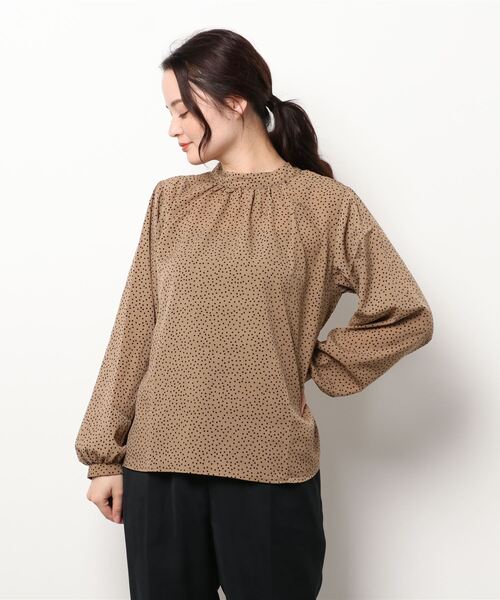 Te chichi TERRASSE(テチチテラス)の「プリントスタンドネックブラウス(シャツ/ブラウス・レディース・ブラック/ネイビー/マスタード/モカ・フリ-)」の1枚目の写真