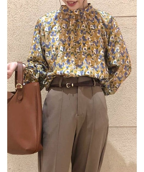 Te chichi TERRASSE(テチチテラス)の「プリントスタンドネックブラウス(シャツ/ブラウス・レディース・ブラック/ネイビー/マスタード/モカ・フリ-)」の4枚目の写真