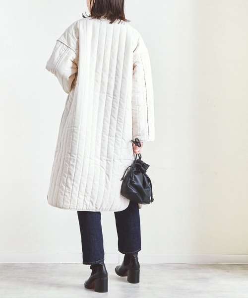 Fizz（フィズ）の「【Fizz/フィズ】　縦キルト中綿入りパイピングノーカラーロングコート（ノーカラーコート・レディース・ブラック/ベージュ/カーキ/アイボリー・M）」の14枚目の写真