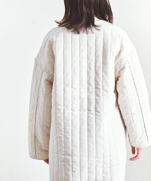 Fizz（フィズ）の「【Fizz/フィズ】　縦キルト中綿入りパイピングノーカラーロングコート（ノーカラーコート・レディース・ブラック/ベージュ/カーキ/アイボリー・M）」の20枚目の写真
