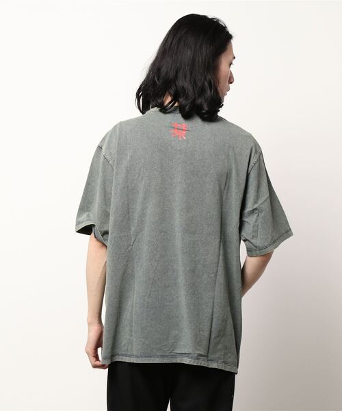 Desigual(デシグアル)の「ネコ科動物 Tシャツ(Tシャツ/カットソー・メンズ・ブラック/レッド・L/XL/S/M/XXL)」の3枚目の写真