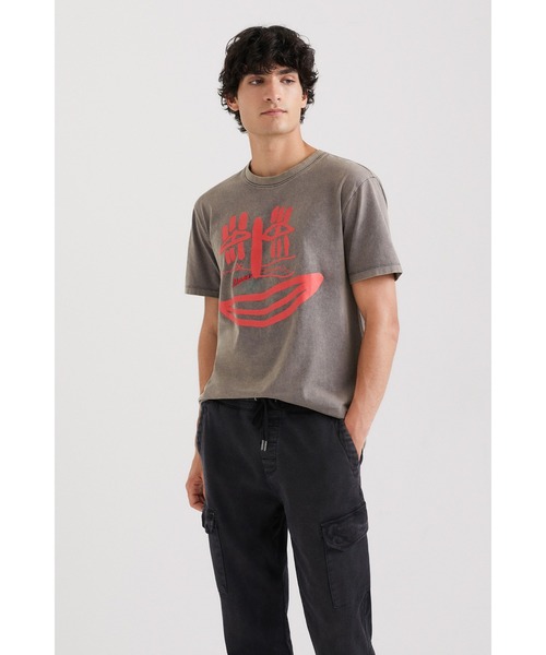 Desigual(デシグアル)の「ネコ科動物 Tシャツ(Tシャツ/カットソー・メンズ・ブラック/レッド・L/XL/S/M/XXL)」の1枚目の写真