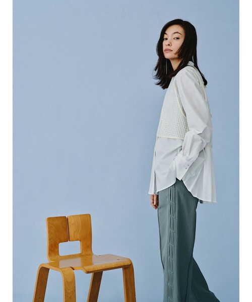 Ray BEAMS（レイビームス）の「RBS / バック プリーツ ベスト セット（シャツ/ブラウス・レディース・ホワイト/ブラック・ONE SIZE）」の3枚目の写真