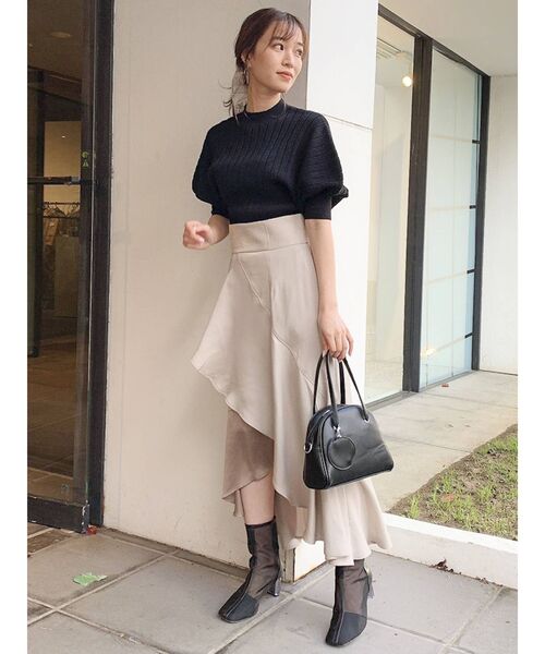 dazzlin(ダズリン)の「シャイニーラッフルフレアスカート(スカート・レディース・グレー/ブルー/ベージュ・FREE)」の9枚目の写真