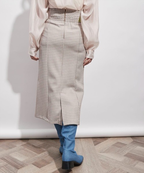 REDYAZEL(レディアゼル)の「チェック配色サイドベルト付きスカート(スカート・レディース・ベージュ/ネイビー/イエロー・SMALL/MEDIUM)」の9枚目の写真