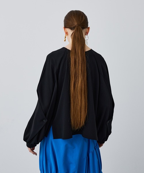 UNITED TOKYO（ユナイテッドトウキョウ）の「ラップスリーブブラウス（シャツ/ブラウス・レディース・ライトブルー/ブラック/オフホワイト/ブルー・FREE）」の9枚目の写真