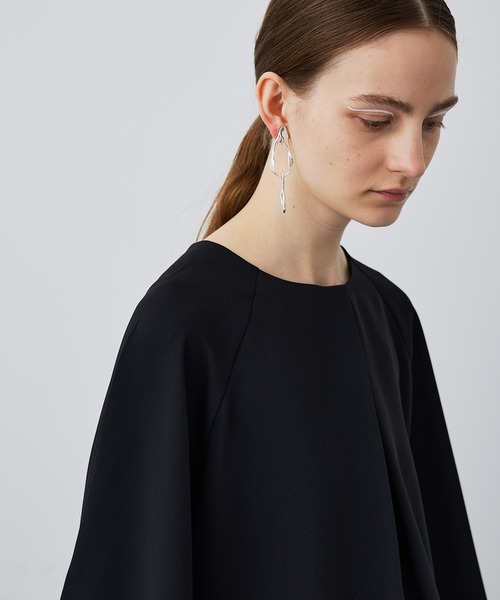 UNITED TOKYO（ユナイテッドトウキョウ）の「ラップスリーブブラウス（シャツ/ブラウス・レディース・ライトブルー/ブラック/オフホワイト/ブルー・FREE）」の12枚目の写真