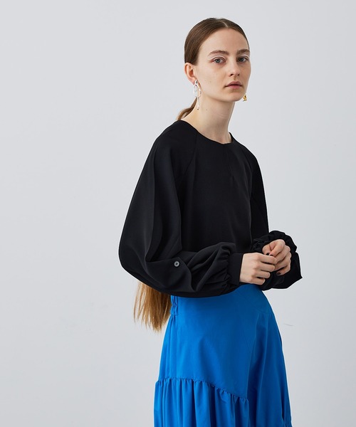 UNITED TOKYO（ユナイテッドトウキョウ）の「ラップスリーブブラウス（シャツ/ブラウス・レディース・ライトブルー/ブラック/オフホワイト/ブルー・FREE）」の18枚目の写真